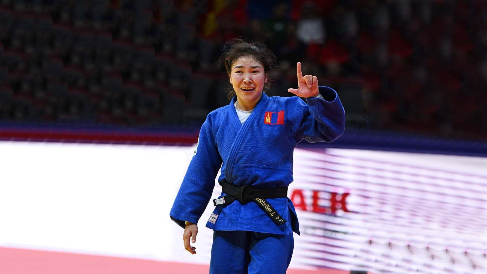 МУГТ Л.Энхрийлэн Сэлэнгэ аймгийн “Онцлох хүн” болжээ